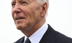 بايدن يوجه باتخاذ السفارات الأميركية في المنطقة كافة التدابير الاحترازية